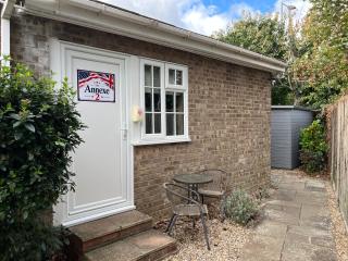 The Annexe 2 - 0