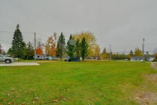 Waterfront Escape on Houghton Lake: Fish & Hike! - 4