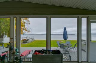 Waterfront Escape on Houghton Lake: Fish & Hike! - 1