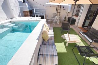 El patio de Enrique con piscina privada - 9