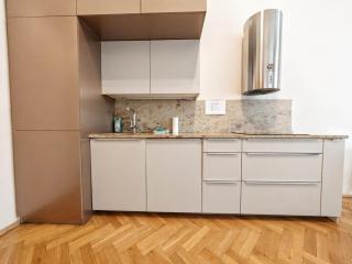 Museum Quarter Elegance Suite - 1