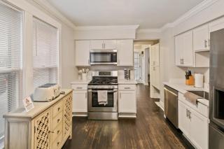 Spacious Home in DT Libertyville Near Naval Base - 1