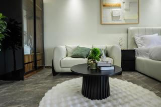 Floria Luxury Studio with Balcony by OrangeBrix - 9