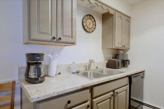 Lakefront Escape in Eagle River! Boat, Fish + Play - 1