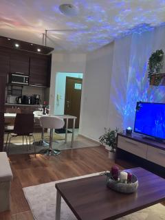 Belvedere Holiday Club-Private Apartment with Free Pool, SPA & Fitness Access - 8