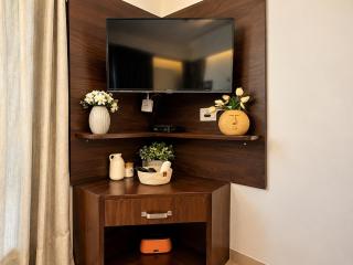 The COVE 2 BHK common Pool near Candolim beach - 5