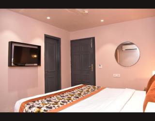 Family Hotel P & G Near New Delhi Railway Station & Connaught Palace - 5