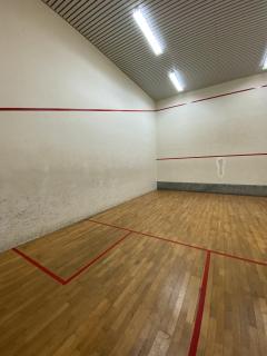 NEW Central 1 Bed w Pool, Darts & Can Sleep Up To 6 Guests - 8