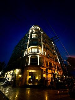 ARZ Luxury 1BHK WiFi Pool Self Check-in - 9