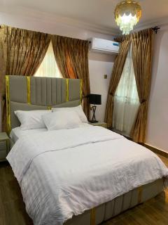 CAREGRANGE Holidays Inn Concepts - 7