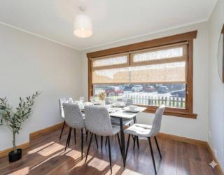 Free Parking Sleeps 6 3 Bedrooms Stunning Interior - 3