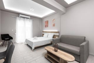 Lassani Studios, Nilie Hospitality MGMT - 9