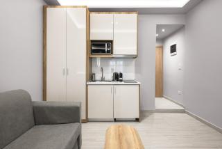 Lassani Studios, Nilie Hospitality MGMT - 6