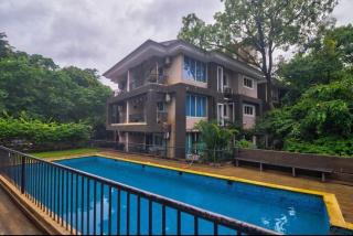 Lavish 2BHK Apartment Common Pool Sit-Out - 8