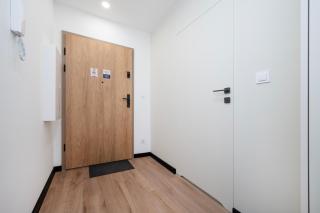 Łódź Mezzanine Studio with Parking, Small Private Garden, Parks Nearby - 4