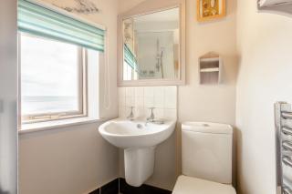 1 Bed in Whitby oc-r049 - 1