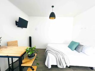 SJO Airport private Studio #1 - 5min away - 9