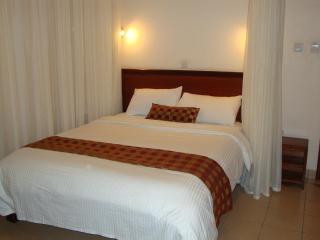 Hennessis Hotel - Nairobi - 7