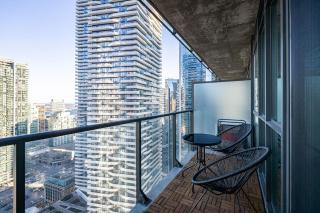 Cityscape 1BR Condo with Private Balcony amd WFH setup - 8