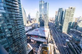 Cityscape 1BR Condo with Private Balcony amd WFH setup - 5