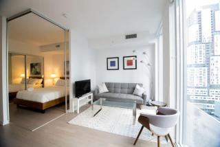 Cozy 1 BR Air mattress CN Tower Ent District MTCC - 8