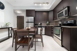 Modern Condo 1 BD 1BA with a Sofabed Downtown - 9