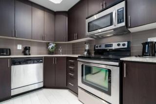 Modern Condo 1 BD 1BA with a Sofabed Downtown - 1