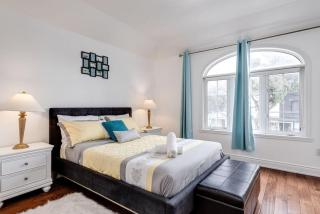 3BR Casa close to Woodbine Beach with deck area and WFH - 0