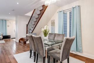3BR Casa close to Woodbine Beach with deck area and WFH - 8