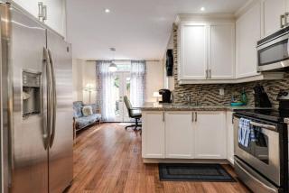 3BR Casa close to Woodbine Beach with deck area and WFH - 1