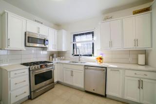 Near Casinos & Lake Michigan: Hammond Home! - 3