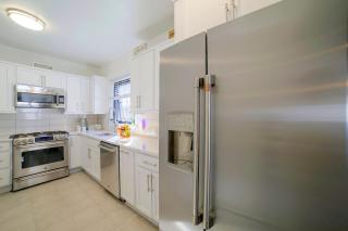 Near Casinos & Lake Michigan: Hammond Home! - 1