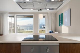 Luxurious oceanfront apartment close to city centre - 1