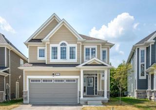 Spacious 4-Bedroom 4 Bathroom House Near Wasaga Beach - 0