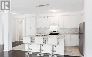 Spacious 4-Bedroom 4 Bathroom House Near Wasaga Beach - 6