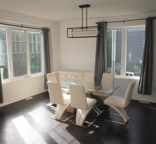 Spacious 4-Bedroom 4 Bathroom House Near Wasaga Beach - 2