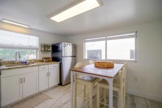 Walk to the Beach! Bright Cape Canaveral Apt - 9