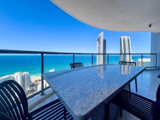 Azure 41 Level 41 Ocean Views Surfers - 0