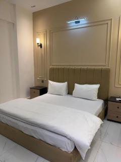 Monarch Suites - 4