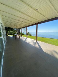 Casa con tremenda vista al río - 1