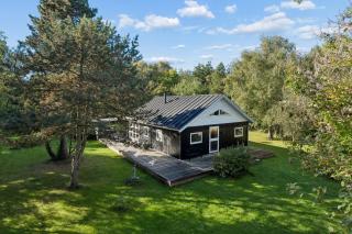 Dejligt Sommerhus På Stor Indhegnet Grund - 9
