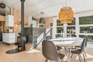 Dejligt Sommerhus På Stor Indhegnet Grund - 6