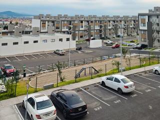 New! Bamboo City Views Business & Pool - 9