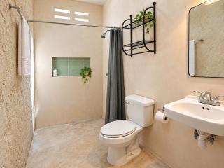 Casa Maya Villa with Private Pool Bar and Parking Merida - 1