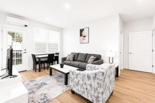 Modern Downtown Suite & Walk to Convention Center, Suite 104 - 0