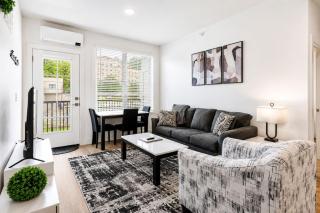 Newly Built Downtown Suite & Walk Everywhere, #204 - 0