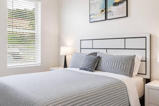 Newly Built Downtown Suite & Walk Everywhere, #204 - 3