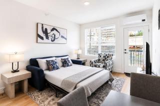 Luxury New-Build Suite, Downtown & Bathhouse & Convention, #202 - 4