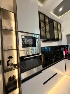 The Regent Suites Luxury 2BR Apartment - 4