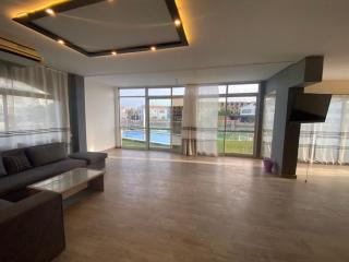 Great sea front villa with a private beach, pool 6 rooms - 8